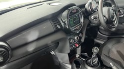 2020 (70) MINI HATCHBACK 1.5 Cooper Classic II 5dr 5698201