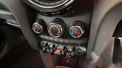 2020 (70) MINI HATCHBACK 1.5 Cooper Classic II 5dr 5698223