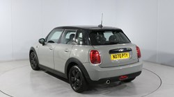 2020 (70) MINI HATCHBACK 1.5 Cooper Classic II 5dr 5698196
