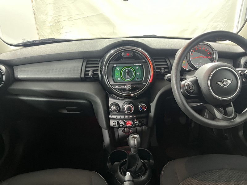 2020 (70) MINI HATCHBACK 1.5 Cooper Classic II 5dr 5698198
