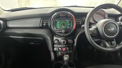 2020 (70) MINI HATCHBACK 1.5 Cooper Classic II 5dr 5698198