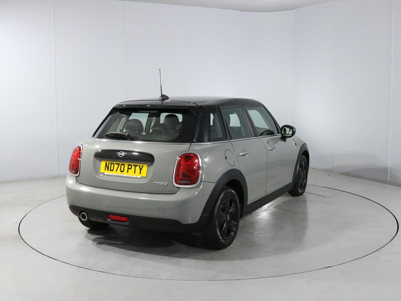 2020 (70) MINI HATCHBACK 1.5 Cooper Classic II 5dr 5698232