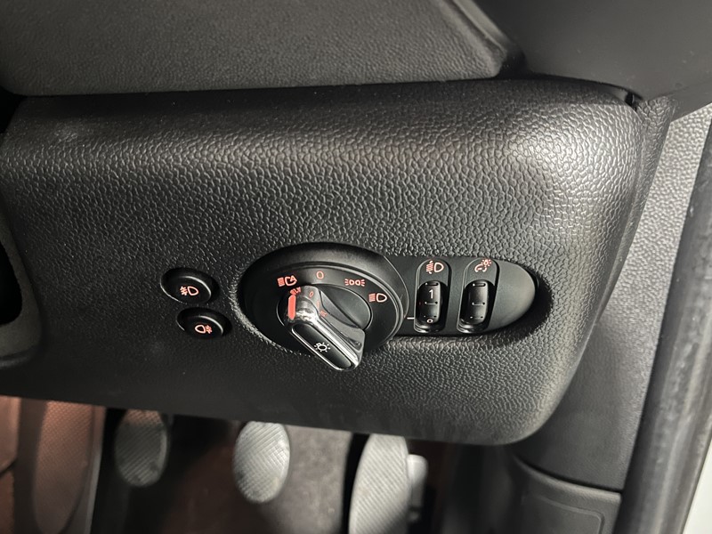 2020 (70) MINI HATCHBACK 1.5 Cooper Classic II 5dr 5698214