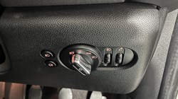 2020 (70) MINI HATCHBACK 1.5 Cooper Classic II 5dr 5698214