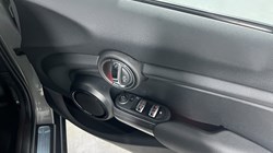 2020 (70) MINI HATCHBACK 1.5 Cooper Classic II 5dr 5698213