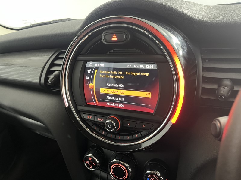 2020 (70) MINI HATCHBACK 1.5 Cooper Classic II 5dr 5698220