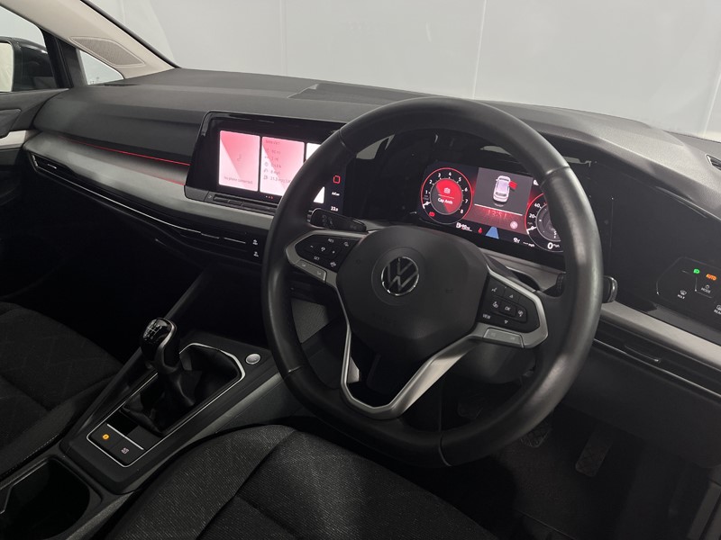 2020 (20) VOLKSWAGEN GOLF 1.5 TSI Life 5dr 5681588