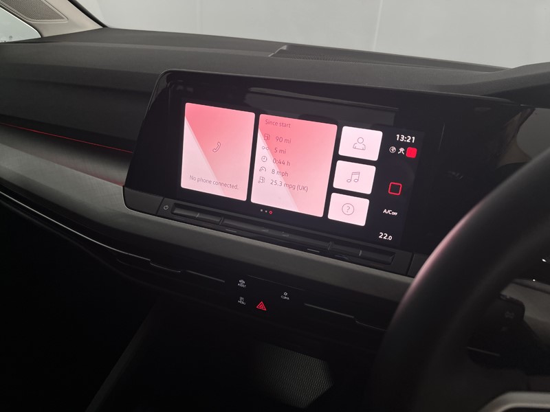 2020 (20) VOLKSWAGEN GOLF 1.5 TSI Life 5dr 5681590