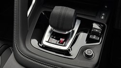 2024 (74) JAGUAR E-PACE 2.0 D200 R-Dynamic SE Black 5dr Auto 4967655