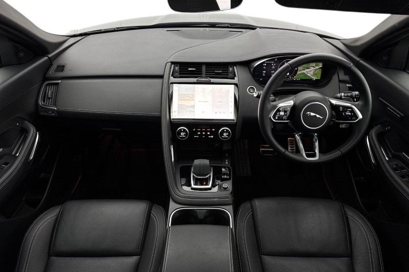 2024 (74) JAGUAR E-PACE 2.0 D200 R-Dynamic SE Black 5dr Auto 4967651