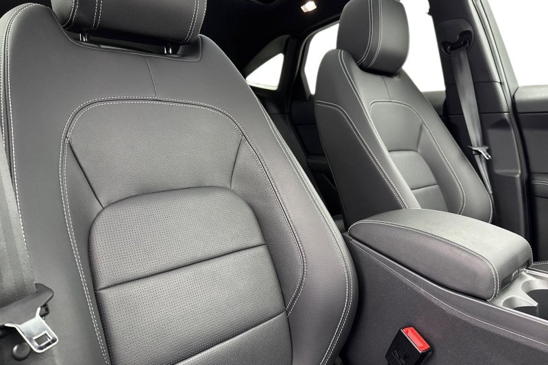 2024 (74) JAGUAR E-PACE 2.0 D200 R-Dynamic SE Black 5dr Auto 4967668