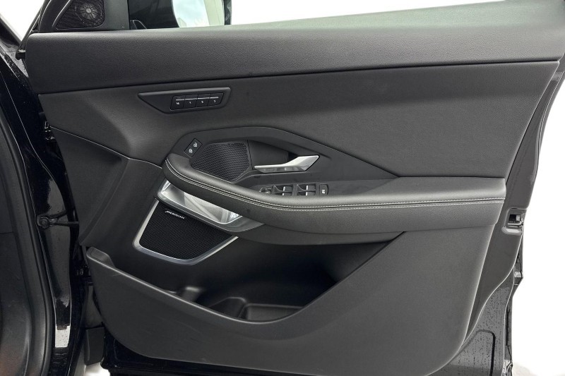 2024 (74) JAGUAR E-PACE 2.0 D200 R-Dynamic SE Black 5dr Auto 4967664