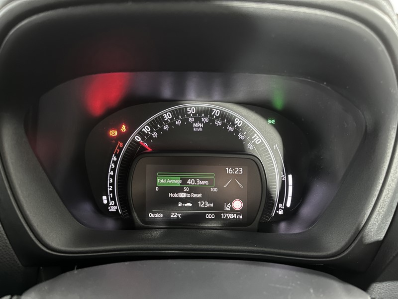 2022 (22) TOYOTA AYGO X 1.0 VVT-i Edge 5dr 5697933