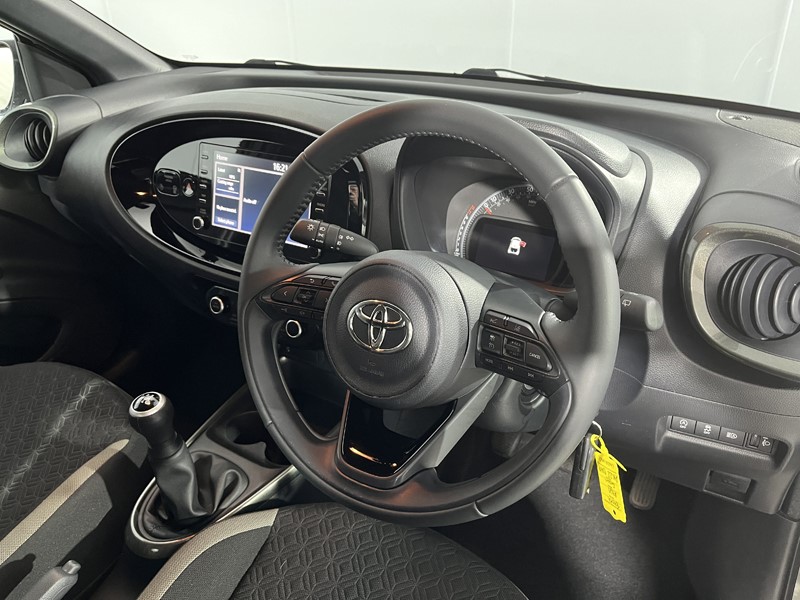 2022 (22) TOYOTA AYGO X 1.0 VVT-i Edge 5dr 5697930
