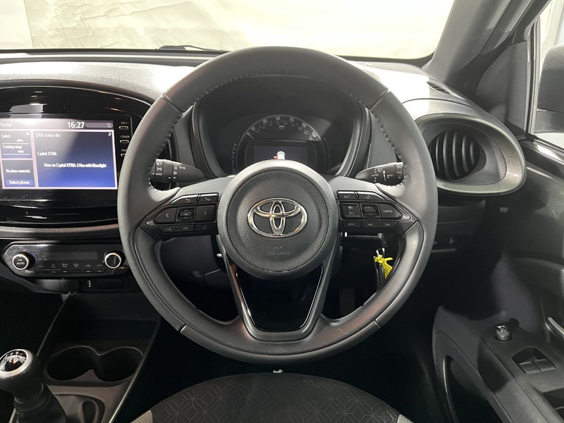 2022 (22) TOYOTA AYGO X 1.0 VVT-i Edge 5dr 5697929