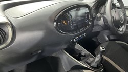 2022 (22) TOYOTA AYGO X 1.0 VVT-i Edge 5dr 5697931