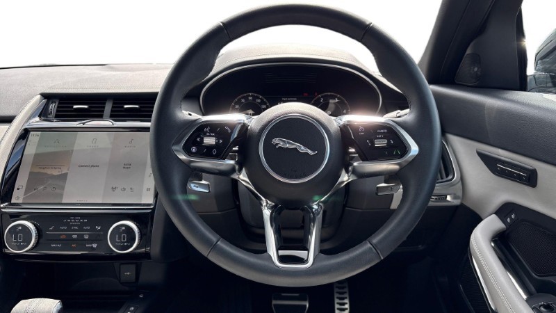 2024 (74) JAGUAR E-PACE 2.0 D200 R-Dynamic SE Black 5dr Auto 4516362