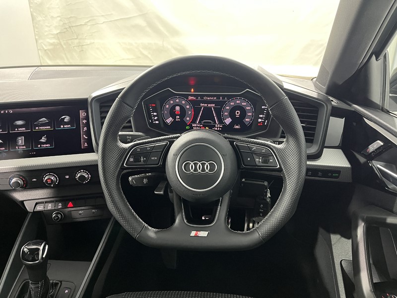 2022 (22) AUDI A1 30 TFSI 110 Black Edition 5dr S Tronic 5741355