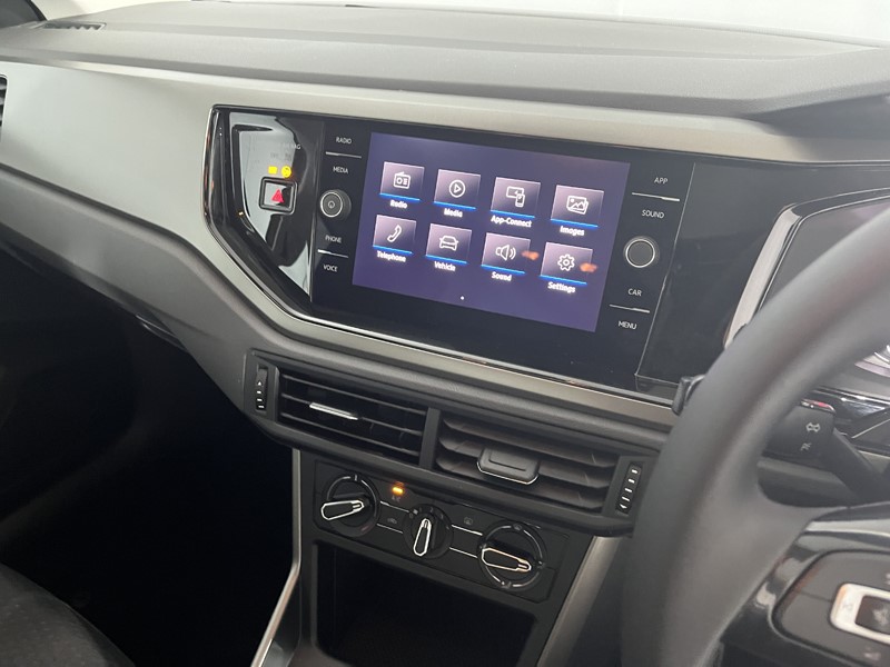 2018 (18) VOLKSWAGEN POLO 1.0 TSI 95 SE 5dr 5747927