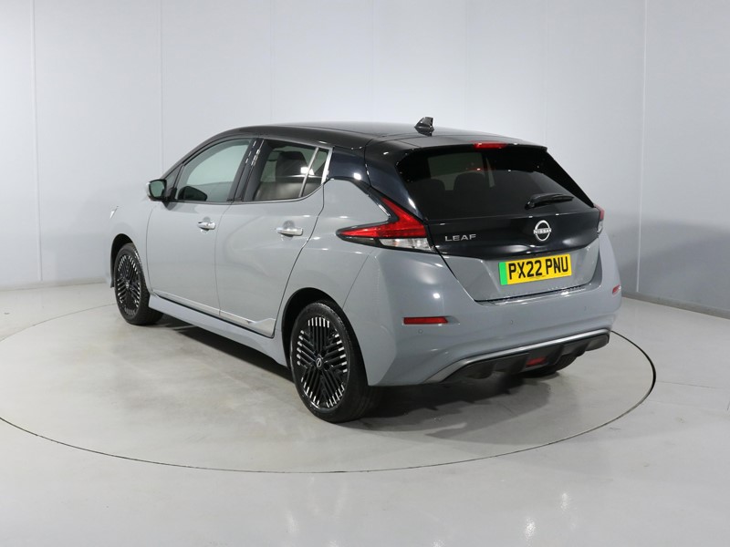 2022 (22) NISSAN LEAF 160kW e PLUS Tekna 59kWh 5dr Auto 1