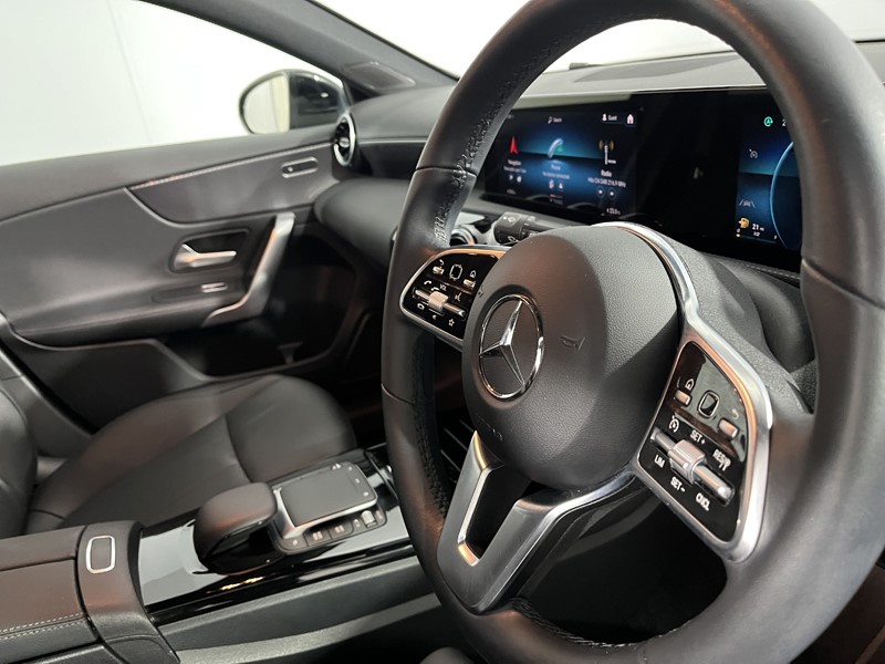 2022 (72) MERCEDES-BENZ A CLASS A180 Sport Executive 5dr Auto 5774913
