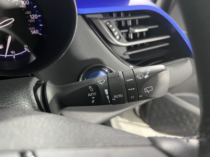 2020 (70) TOYOTA C-HR 2.0 Hybrid Dynamic 5dr CVT 5792252