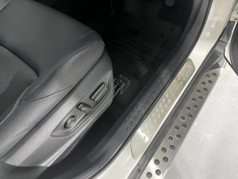 2020 (70) TOYOTA C-HR 2.0 Hybrid Dynamic 5dr CVT 5792247