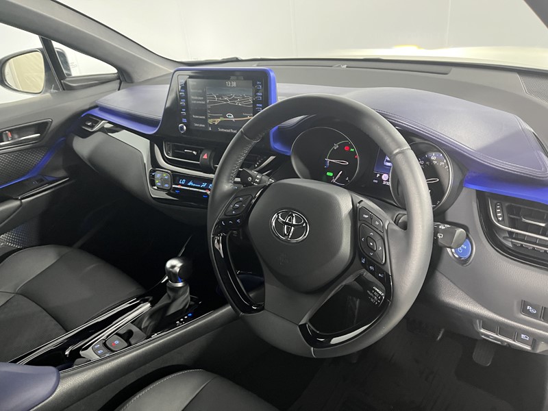 2020 (70) TOYOTA C-HR 2.0 Hybrid Dynamic 5dr CVT 5792234