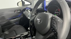 2020 (70) TOYOTA C-HR 2.0 Hybrid Dynamic 5dr CVT 5792249