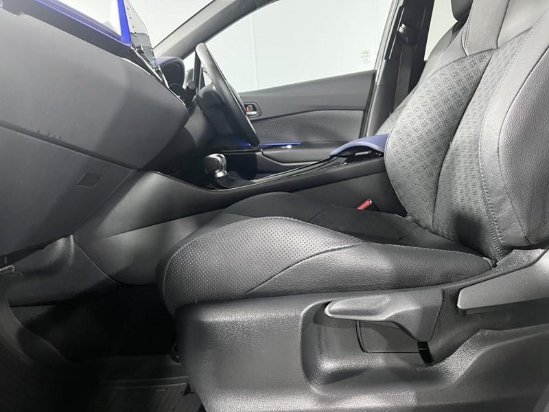 2020 (70) TOYOTA C-HR 2.0 Hybrid Dynamic 5dr CVT 5792259