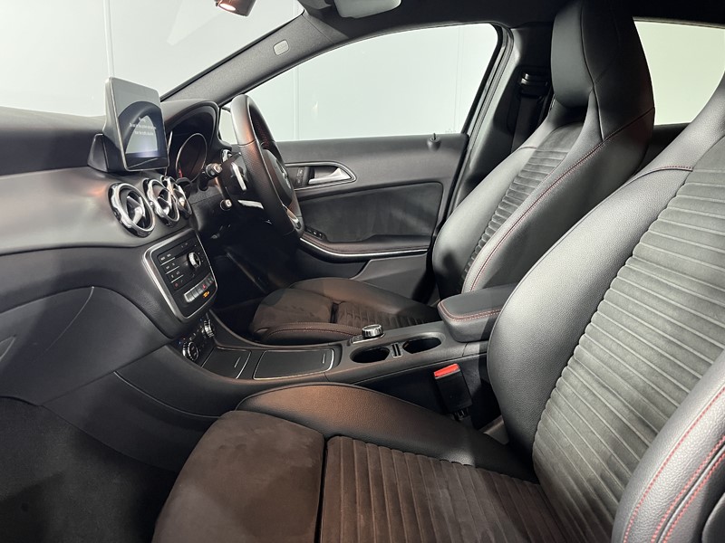 2019 (69) MERCEDES-BENZ GLA 180 AMG Line Edition 5dr Auto 5791166