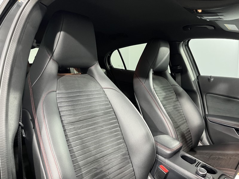 2019 (69) MERCEDES-BENZ GLA 180 AMG Line Edition 5dr Auto 5791145