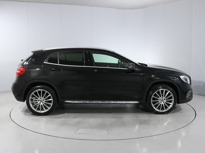 2019 (69) MERCEDES-BENZ GLA 180 AMG Line Edition 5dr Auto 5791137