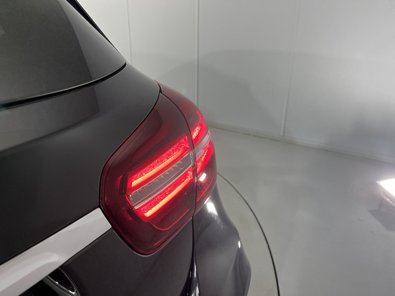 2019 (69) MERCEDES-BENZ GLA 180 AMG Line Edition 5dr Auto 5791172