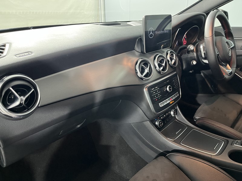 2019 (69) MERCEDES-BENZ GLA 180 AMG Line Edition 5dr Auto 5791141
