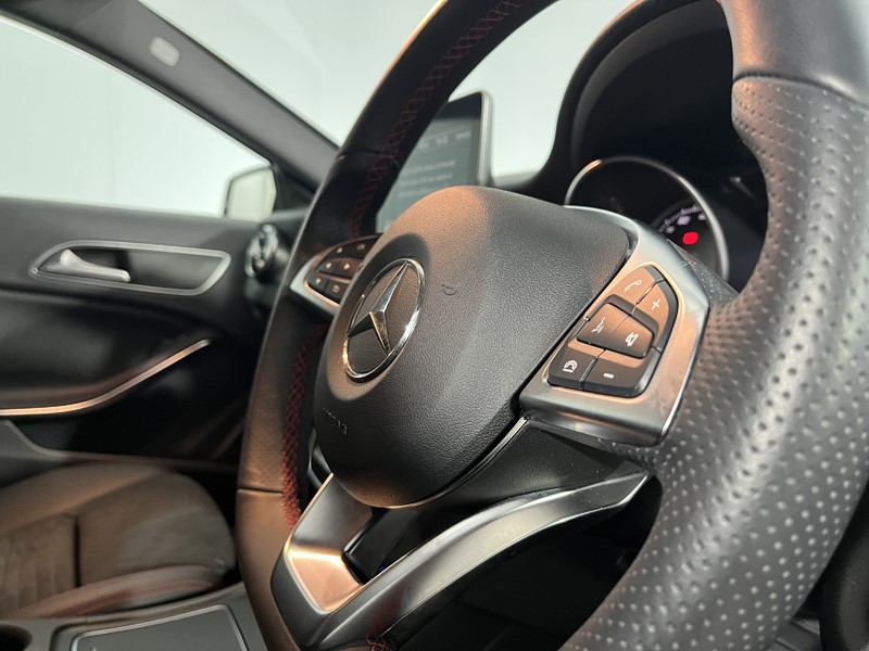 2019 (69) MERCEDES-BENZ GLA 180 AMG Line Edition 5dr Auto 5791156