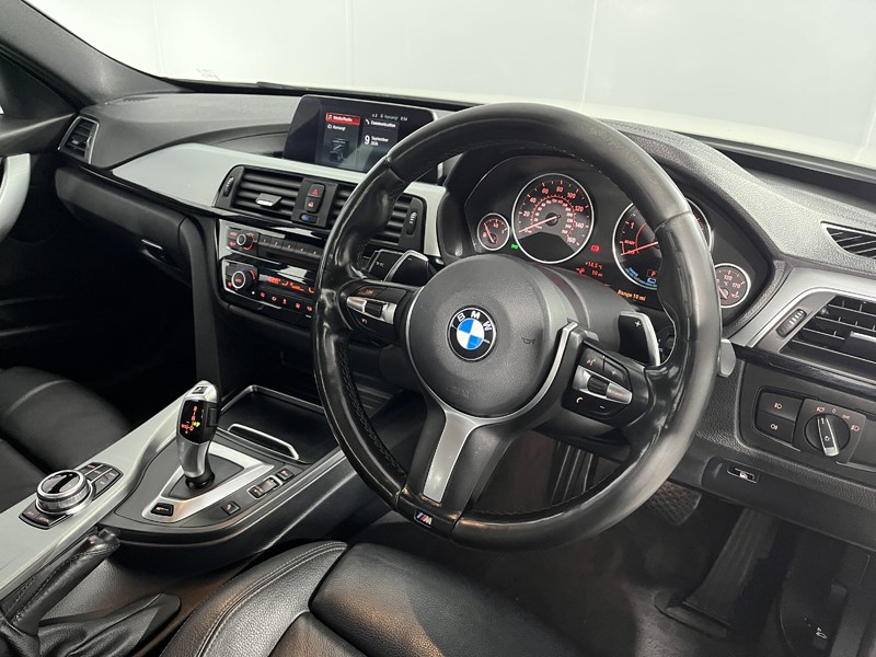 2017 (67) BMW 3 SERIES 330e M Sport 4dr Step Auto 5803017