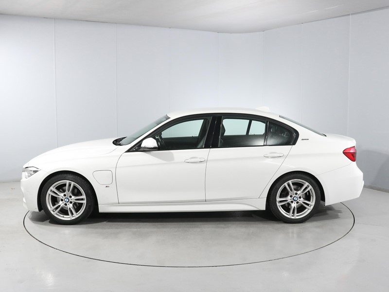 2017 (67) BMW 3 SERIES 330e M Sport 4dr Step Auto 5803060