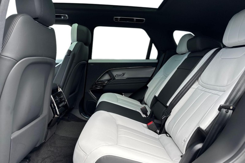  LAND ROVER RANGE ROVER SPORT 3.0 D300 Dynamic SE 5dr Auto 5527336