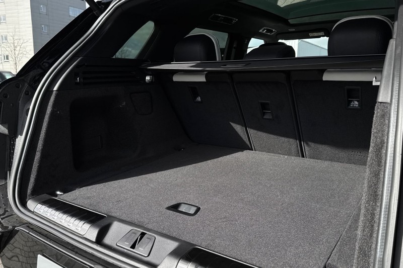  LAND ROVER RANGE ROVER SPORT 3.0 D300 Dynamic SE 5dr Auto 5165036