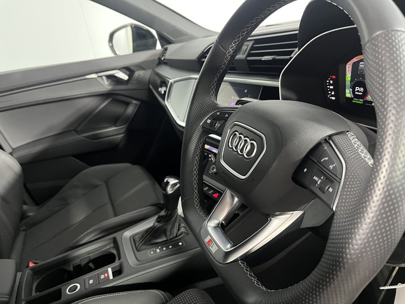 2023 (23) AUDI Q3 35 TFSI Black Edition 5dr S Tronic 5814809