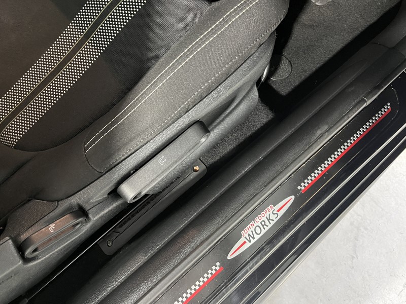 2018 (18) MINI CONVERTIBLE 1.5 Cooper II 2dr 5812538