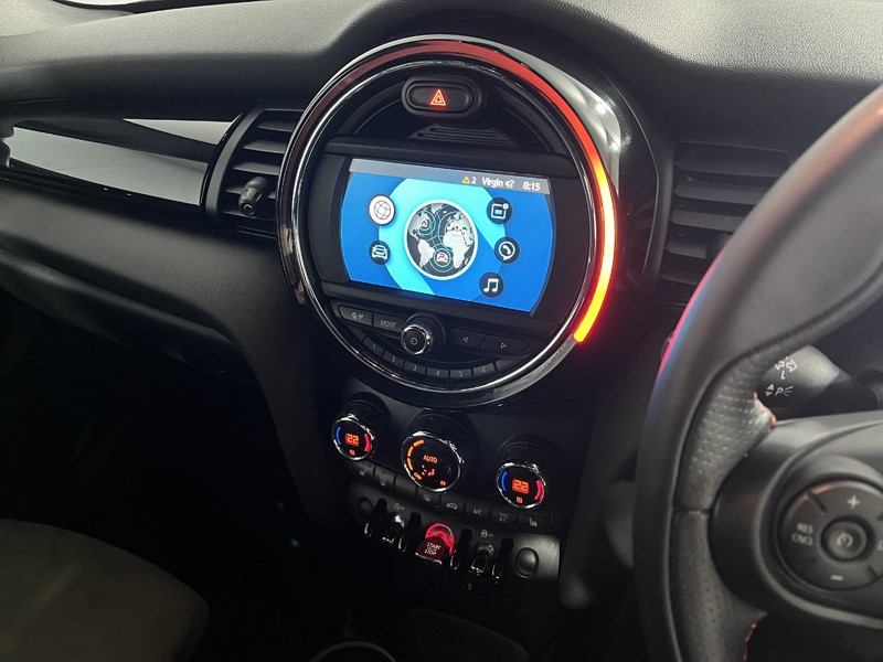 2018 (18) MINI CONVERTIBLE 1.5 Cooper II 2dr 5812528