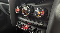2018 (18) MINI CONVERTIBLE 1.5 Cooper II 2dr 5812549