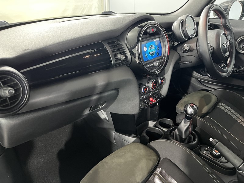 2018 (18) MINI CONVERTIBLE 1.5 Cooper II 2dr 5812527
