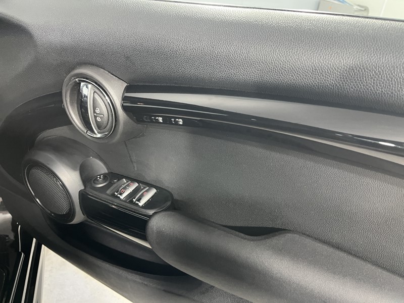2018 (18) MINI CONVERTIBLE 1.5 Cooper II 2dr 5812539