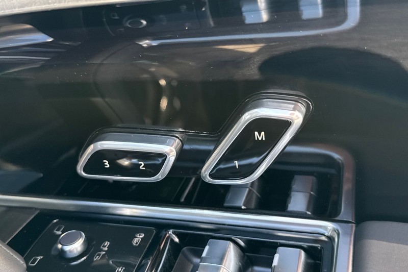  LAND ROVER RANGE ROVER 3.0 D300 HSE 4dr Auto 5160762