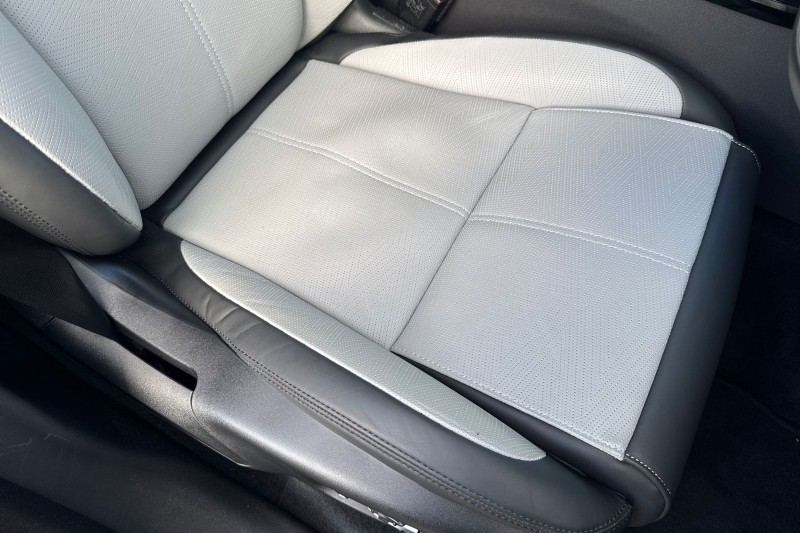 2025 (25) LAND ROVER RANGE ROVER VELAR 2.0 D200 MHEV Autobiography 5dr Auto [Revised] 4530230