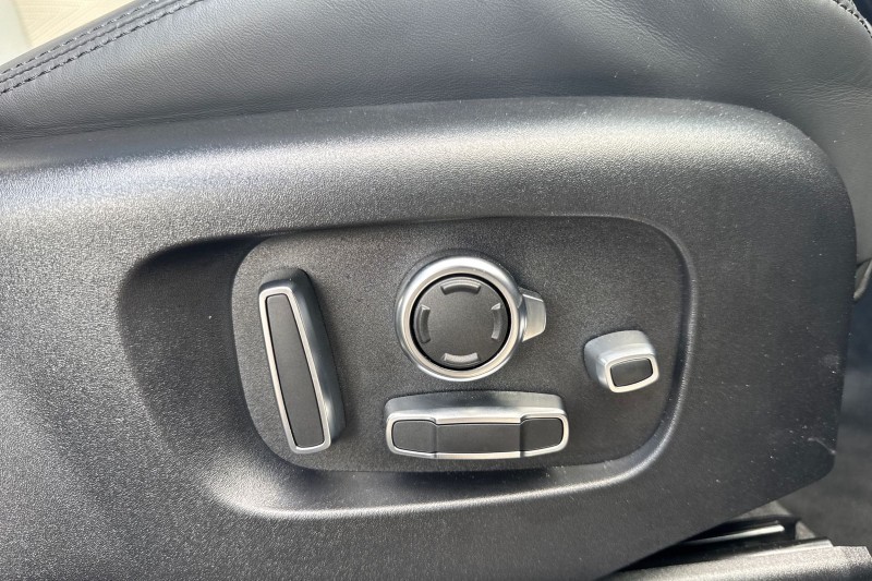 2025 (25) LAND ROVER RANGE ROVER VELAR 2.0 D200 MHEV Autobiography 5dr Auto [Revised] 4530229