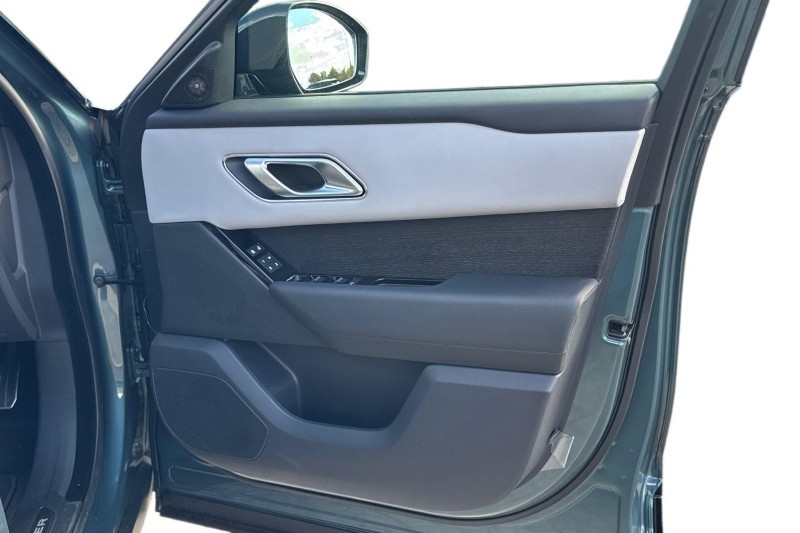 2025 (25) LAND ROVER RANGE ROVER VELAR 2.0 D200 MHEV Autobiography 5dr Auto [Revised] 4530227